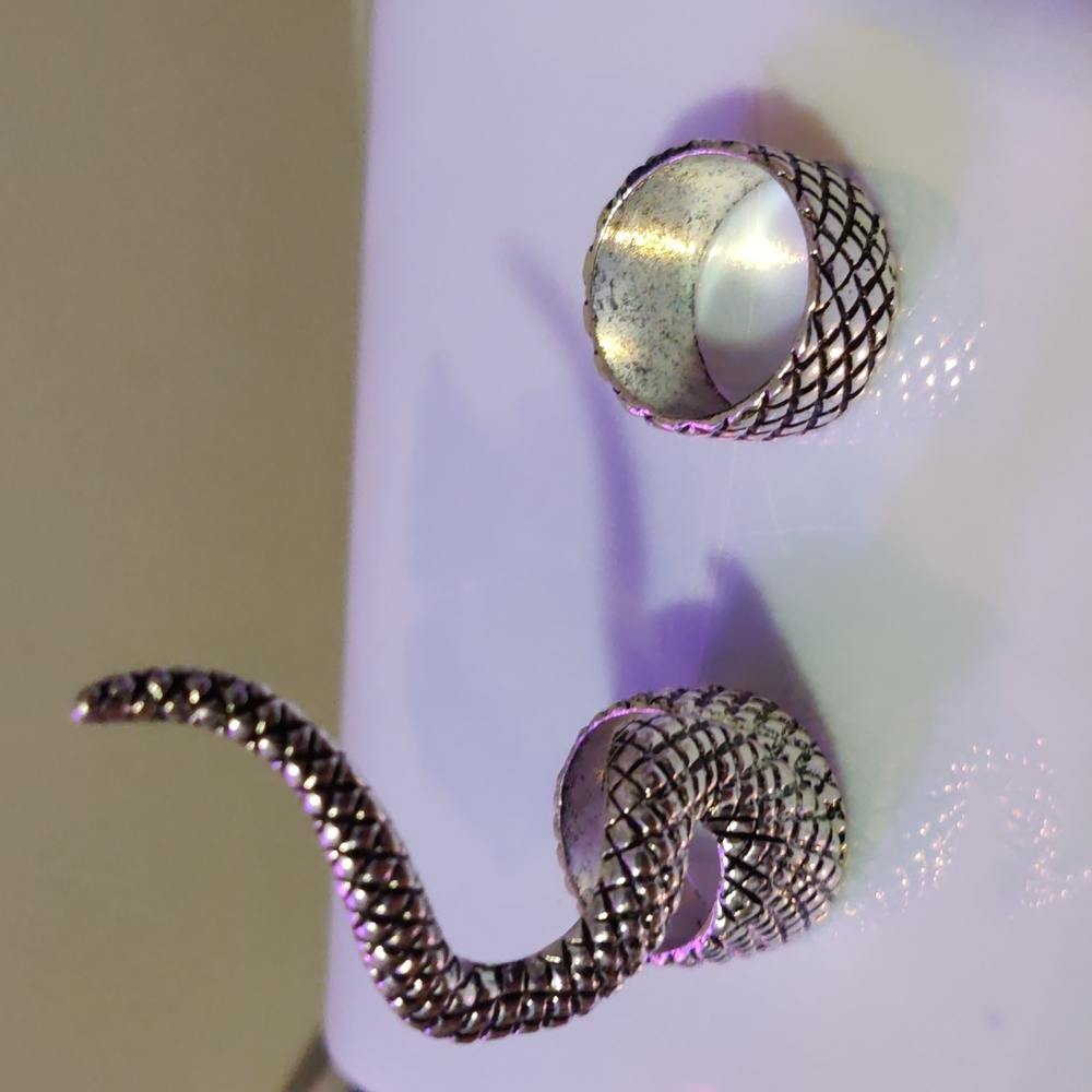Ring - Picture 4 of 4